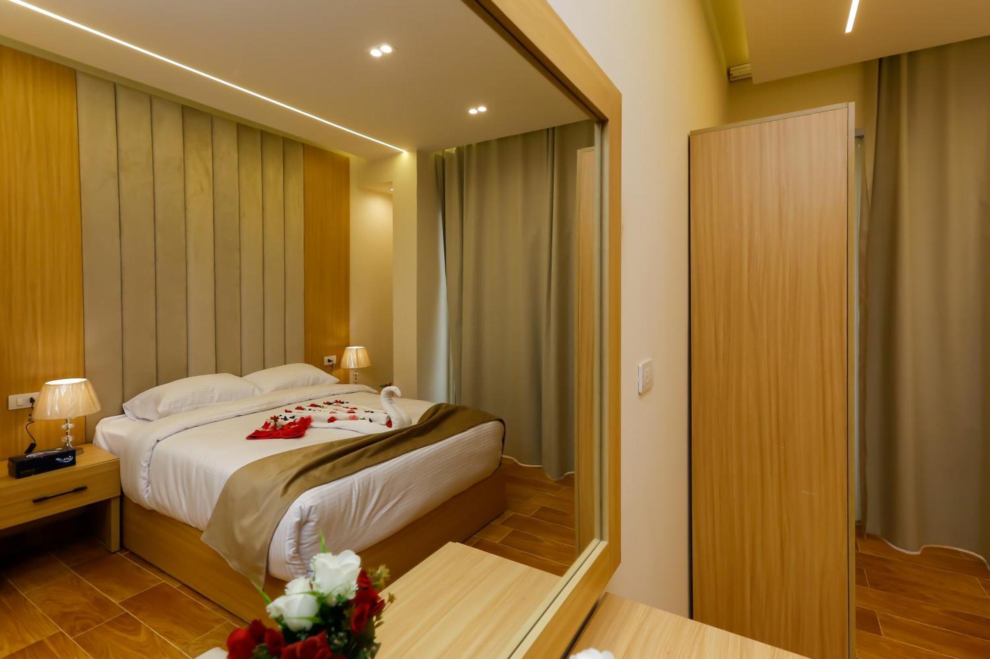 Rizk Pyramids View Hotel Kafrat al Jabal Exterior photo