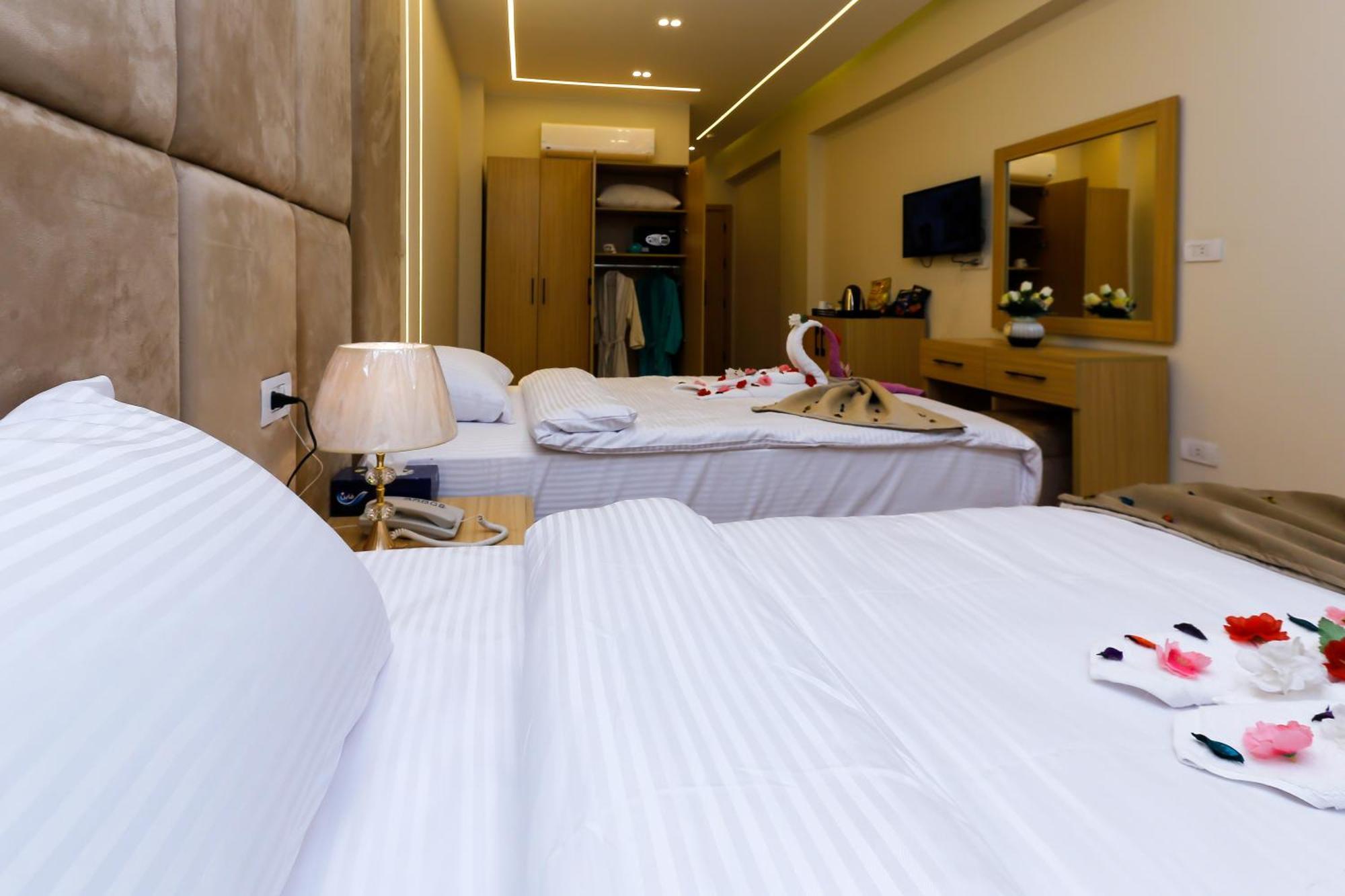 Rizk Pyramids View Hotel Kafrat al Jabal Exterior photo